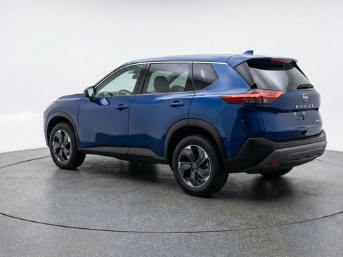 Used 2025 Nissan Rogue SV AWD/4WD image 6