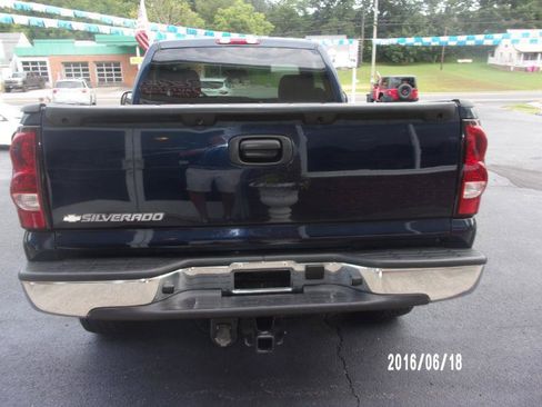 Used 2006 Chevrolet Silverado 1500 LT w/ Light Duty Power Package AWD/4WD image 5