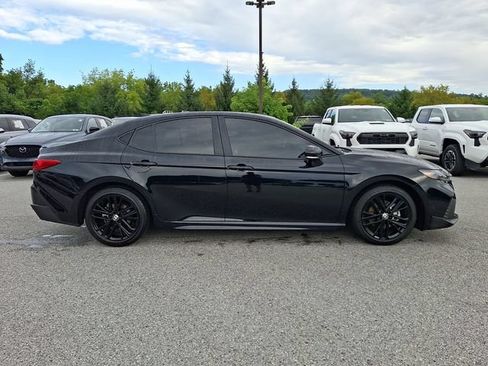 Used 2026 Toyota Camry SE FWD image 7