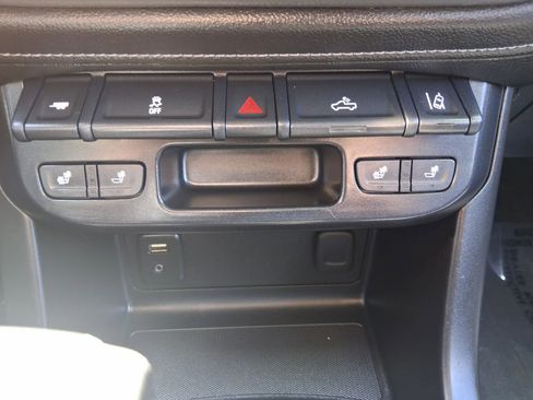 Used 2016 GMC Canyon SLT w/ Driver Alert Package AWD/4WD image 17