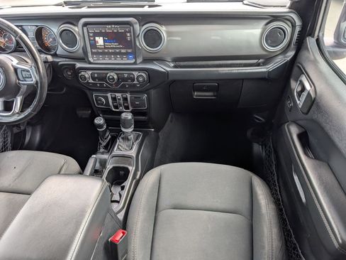 Used 2019 Jeep Wrangler Unlimited Sahara w/ Uconnect 4C Nav & Sound Group AWD/4WD image 27