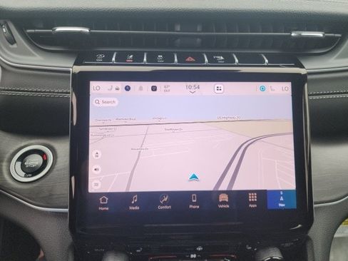 New 2025 Jeep Grand Cherokee Limited w/ Black Appearance Package image 4