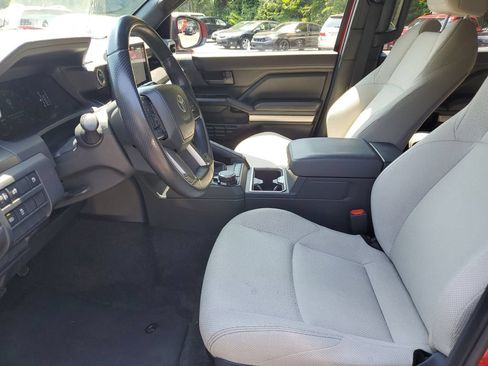 Used 2025 Toyota 4Runner SR5 AWD/4WD image 23