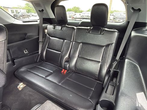 Used 2023 Ford Explorer Limited w/ Limited Technology Package RWD image 15