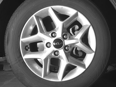 Used 2025 Kia Soul LX w/ LX Technology Package image 13