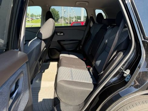 Used 2023 Nissan Rogue SV AWD/4WD image 14