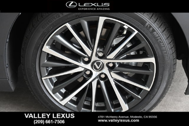 Used 2025 Lexus ES 300h w/ Premium Package FWD image 23