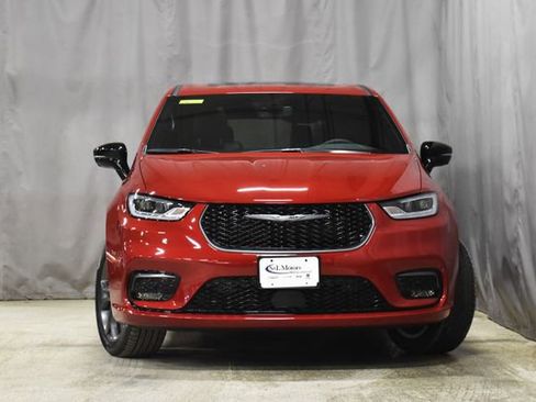 New 2026 Chrysler Pacifica Select image 5