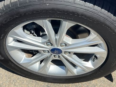 Used 2017 Ford Escape SE image 10