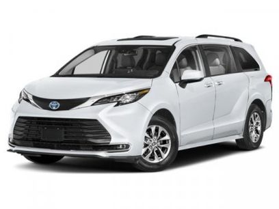New 2025 Toyota Sienna XLE