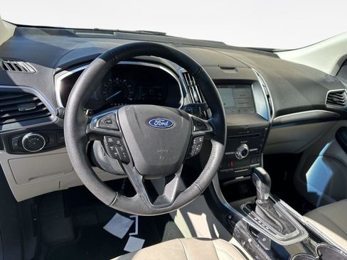 Used 2018 Ford Edge Titanium w/ Equipment Group 301A image 10
