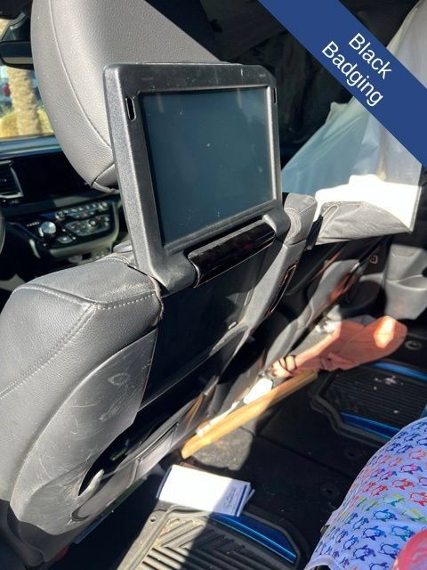 Used 2020 Chrysler Pacifica Touring-L Plus FWD image 19