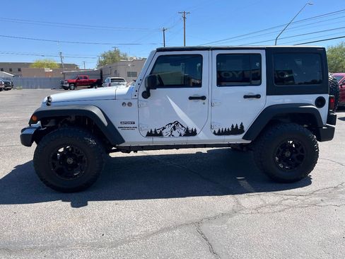 Used 2017 Jeep Wrangler Unlimited Sport w/ Quick Order Package 24S AWD/4WD image 9