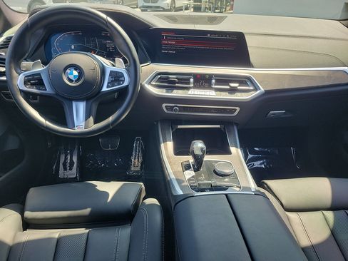 Used 2022 BMW X5 sDrive40i w/ M Sport Package RWD image 9