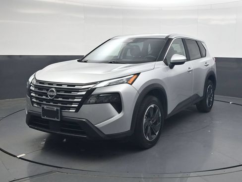 Used 2025 Nissan Rogue SV AWD/4WD image 8