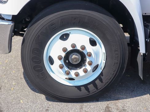 Used 2023 Ford F650 2WD Regular Cab Super Duty image 15