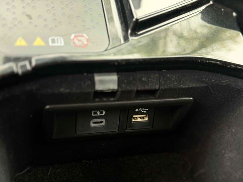 Used 2023 Toyota Mirai w/ Advanced Technology Package RWD image 33