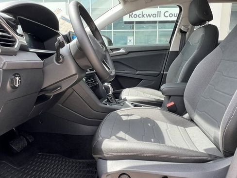 New 2025 Volkswagen Taos SE image 14