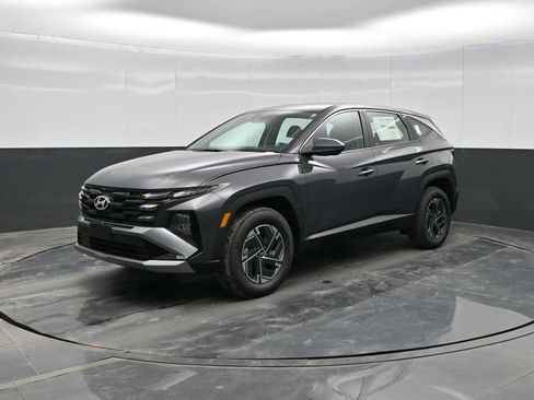 New 2026 Hyundai Tucson Blue SE image 1