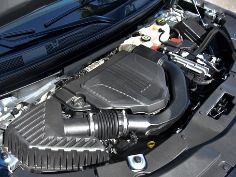 Used 2024 Chevrolet Traverse LT FWD image 56