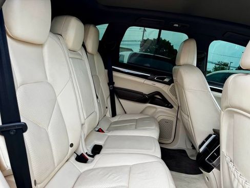 Used 2013 Porsche Cayenne AWD/4WD image 18