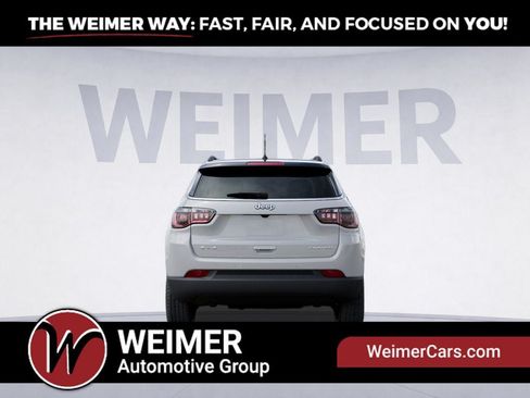 Used 2025 Jeep Compass Limited w/ Sun & Sound Group AWD/4WD image 7