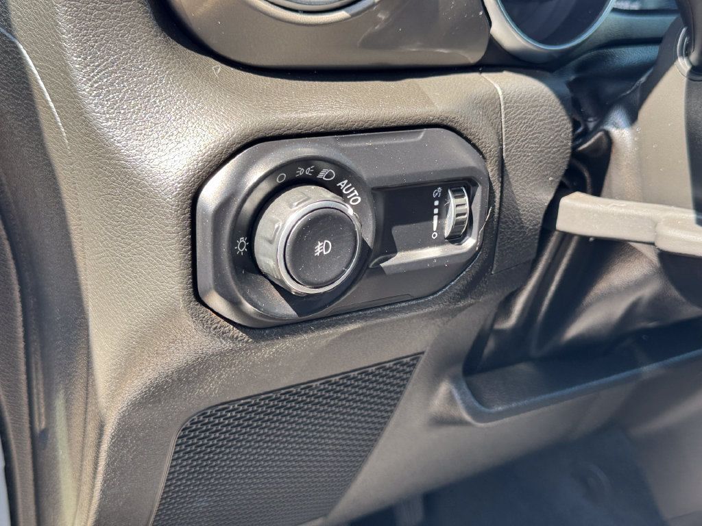 Used 2023 Jeep Wrangler Unlimited Sahara w/ Cold Weather Group AWD/4WD image 11