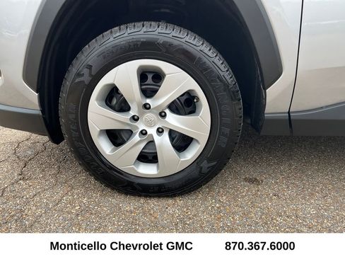 Used 2020 Toyota RAV4 LE image 26