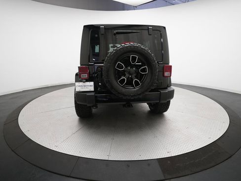 Used 2018 Jeep Wrangler Unlimited Sahara AWD/4WD image 24