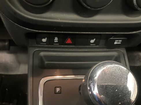 Used 2014 Jeep Patriot Latitude w/ Sun/Sound Group image 20