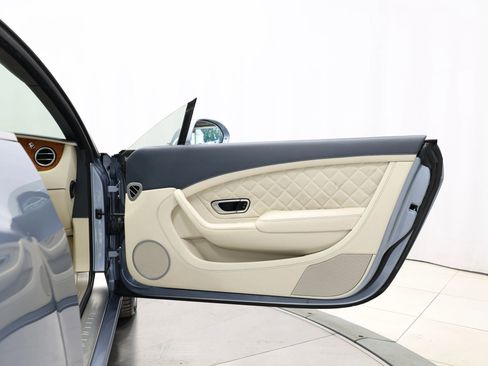 Used 2016 Bentley Continental GT image 53