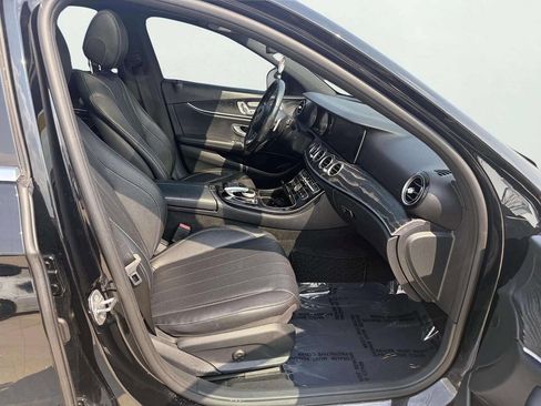 Used 2017 Mercedes-Benz E 300 4MATIC image 12