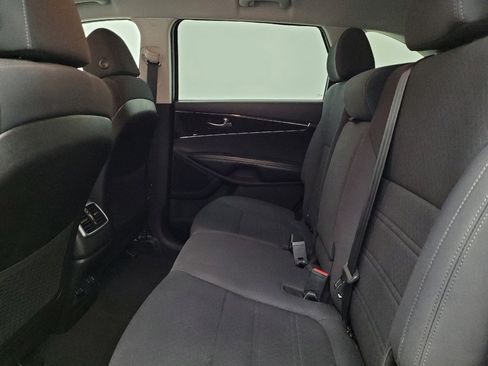 Used 2018 Kia Sorento AWD image 18