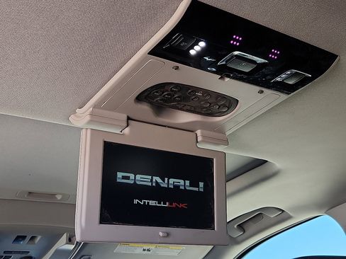 Used 2019 GMC Yukon Denali w/ Denali Ultimate Package image 10