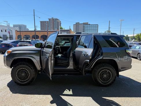 Used 2023 Toyota 4Runner SR5 Premium AWD/4WD image 17