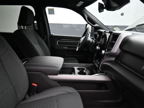 New 2026 RAM 2500 Big Horn AWD/4WD image 16