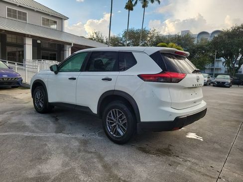 Used 2025 Nissan Rogue S FWD image 3