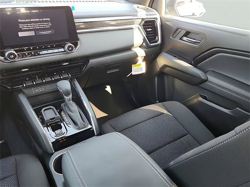 New 2025 GMC Canyon Elevation w/ Convenience Package image 10