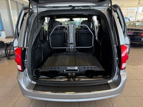 Used 2019 Dodge Grand Caravan GT image 21