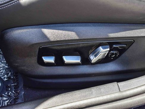 Used 2022 BMW M5 image 20