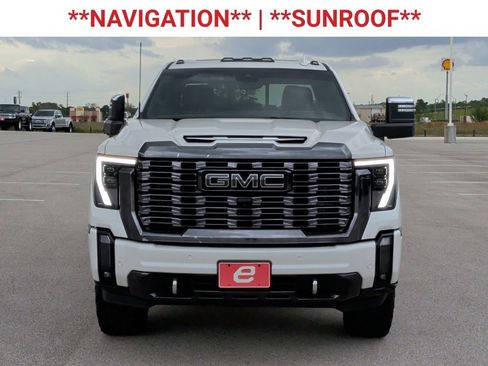 Used 2024 GMC Sierra 2500 Denali Ultimate AWD/4WD image 2