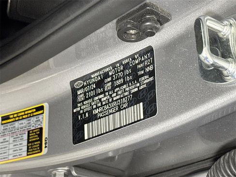 Used 2024 Hyundai Venue SEL image 33