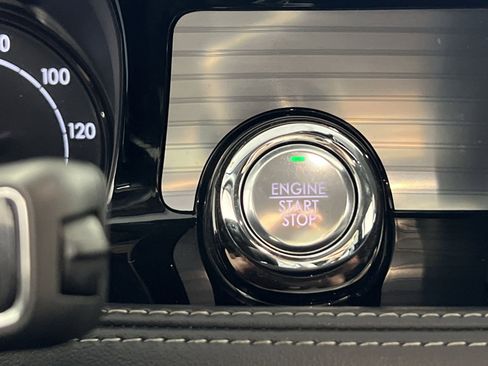 Used 2022 Lincoln Corsair Standard w/ Equipment Group 101A image 32