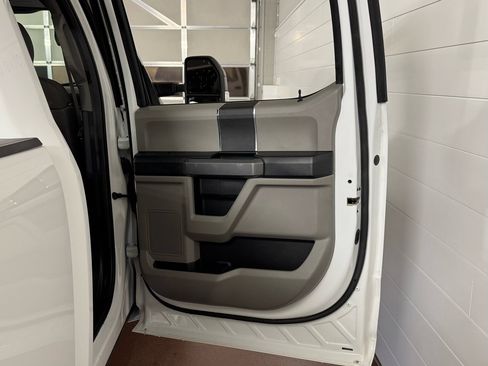 Used 2019 Ford F250 XLT w/ XLT Value Package image 34