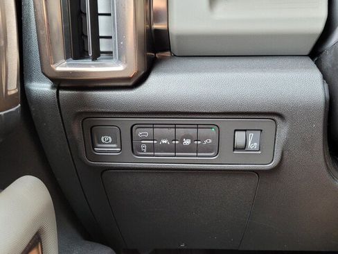 New 2025 GMC Hummer EV 3X image 40