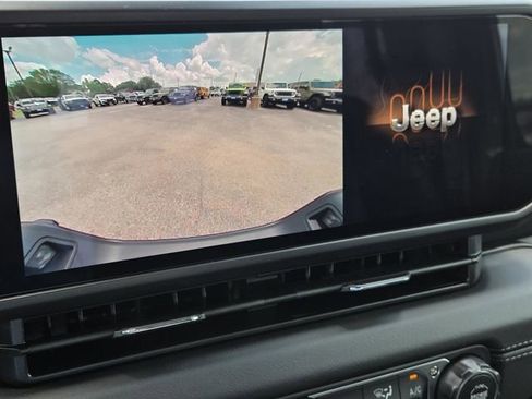 New 2026 Jeep Gladiator Sport AWD/4WD image 17