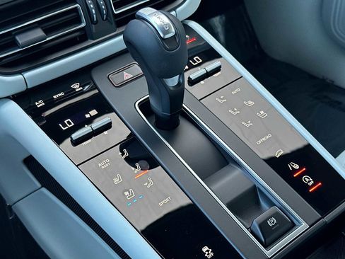 New 2025 Porsche Macan image 22