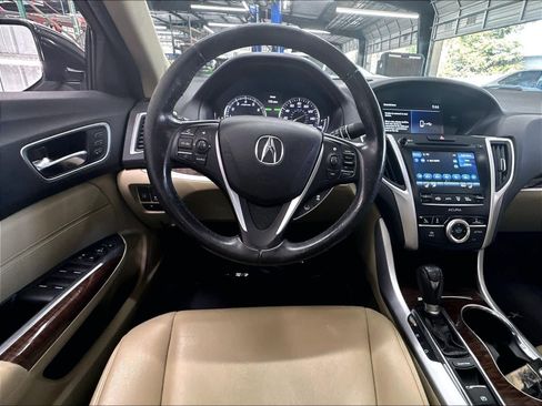 Used 2018 Acura TLX FWD image 11