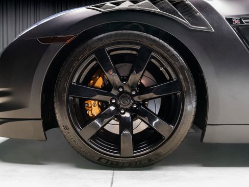 Used 2009 Nissan GT-R Premium AWD/4WD image 27