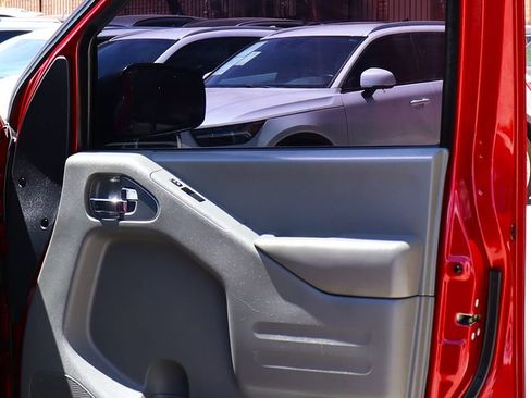 Used 2021 Nissan Frontier SV RWD image 29